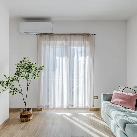 Apartment Sea